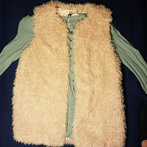 Design lab faux fur vest - Picture 3 of 8